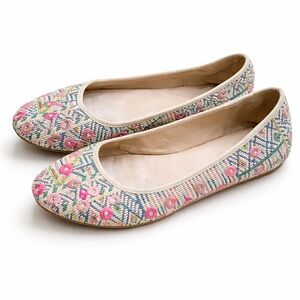 Floral Embroidered Ballet Flats size 9